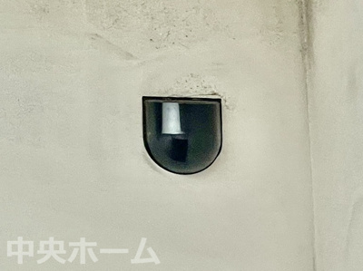 【防犯設備】 | お花茶屋第2ローヤルコーポ | 【防犯カメラ】何かあった時の大事な証拠になることももちろんなりますが、防犯というくらいですので大事なのは防犯カメラがあることによって抑止力につながることですよね。