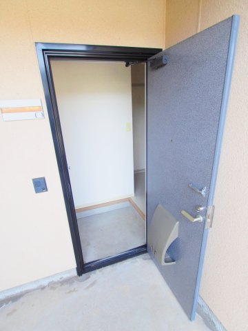 シャルムエイトBの玄関