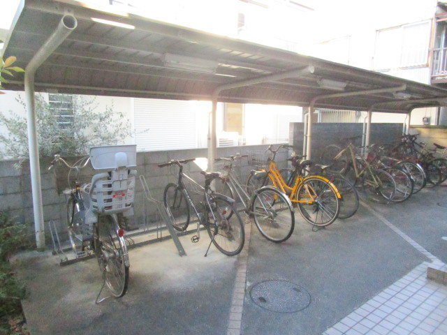 ドエルハイアンドハイのその他共用部分|屋根付き駐輪場