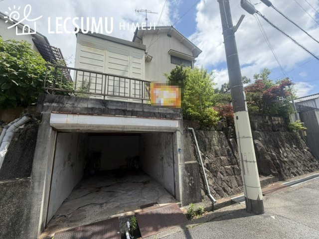 姫路市田寺東3丁目/中古戸建の駐車場