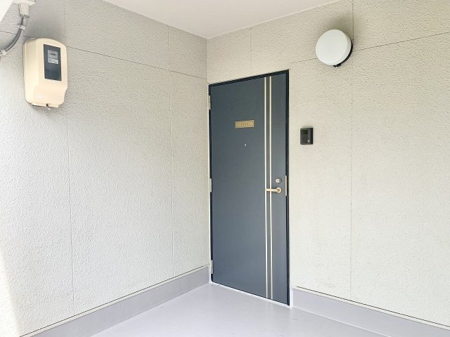 賃貸併用住宅　浜松市中央区富塚町のその他共用部分|2階202号室入り口。2LDKのファミリーで活用可能な間取りです。