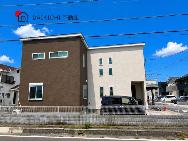 【前面道路含む現地写真】 | 鴻巣市ひばり野1丁目　中古戸建
