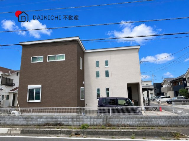 【前面道路含む現地写真】 | 鴻巣市ひばり野1丁目　中古戸建