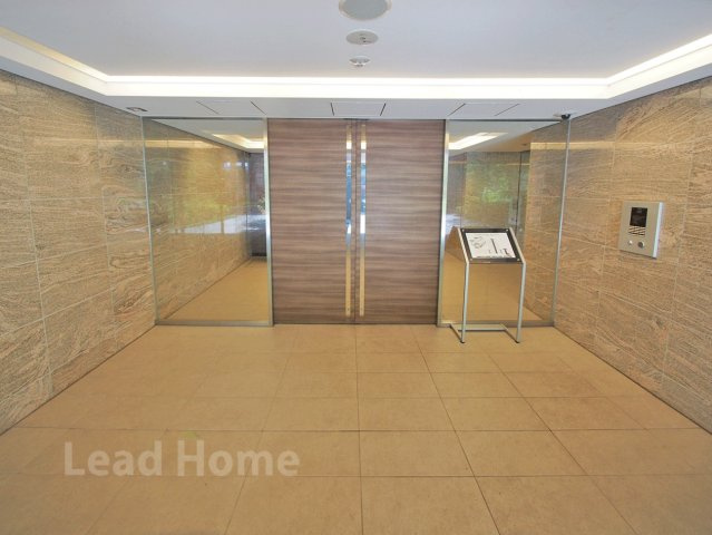 【エントランス】 | パークナード経堂 | 10階南向き住戸につき、採光眺望良好。オートロック付きでセキュリティ面も安心です！