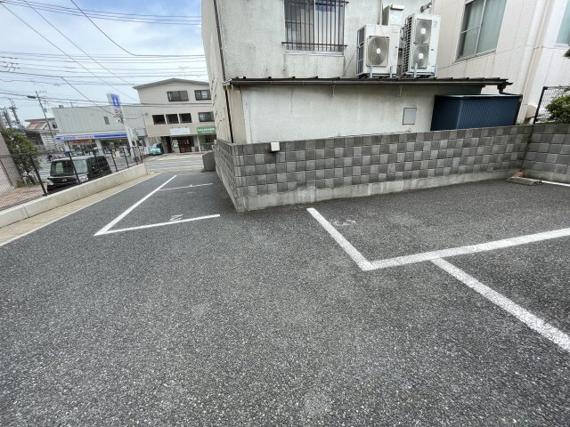 SepiaCourtFの駐車場