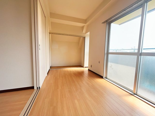 サンパレス仁川の居間・リビング|ゆったり過ごせるリビングです