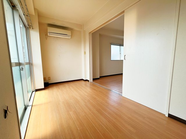 サンパレス仁川の居間・リビング|リビングです