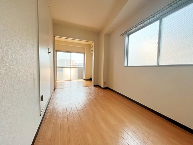 サンパレス仁川の居間・リビング|ゆったりとしたリビングです