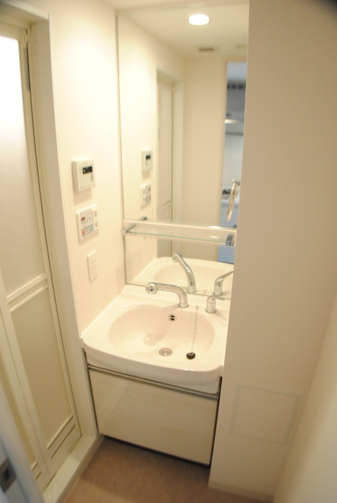 プレサンス梅田東ディアロの洗面所|プレサンス梅田東ディアロ　独立洗面化粧台