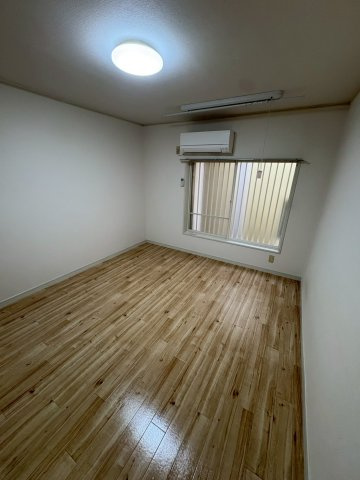 レジデンスMの洋室