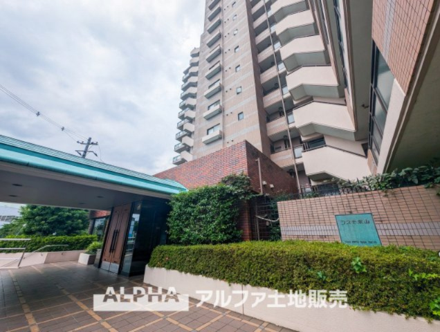 コスモ永山の外観|【Welcome】
◆ウェルカム◆帰路につき南欧の石畳を歩き抜けるとそこには「コスモ永山」のエントランス。意匠性高くさり気なく気品ですら感じられる。これが「コスモ」のpride