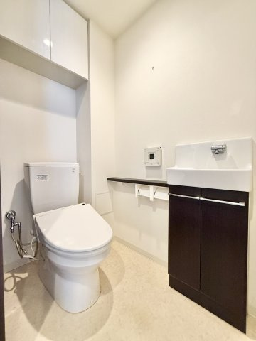ブライトタウン磐田中泉のトイレ|トイレも清潔感があります。また手洗いが分かれているのが嬉しいですね！