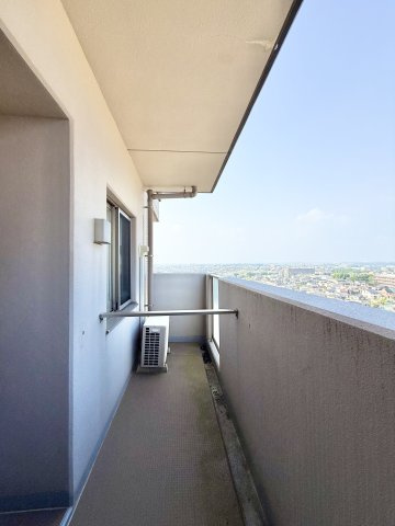 ブライトタウン磐田中泉のバルコニー|西側のバルコニーです。浴室からの導線で出ることができます！