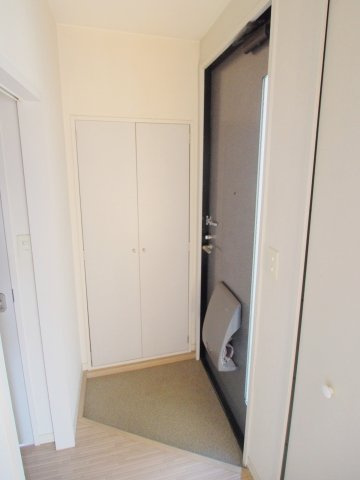 リバーハイツの玄関