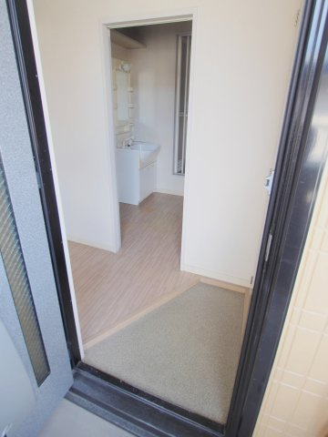 リバーハイツの玄関