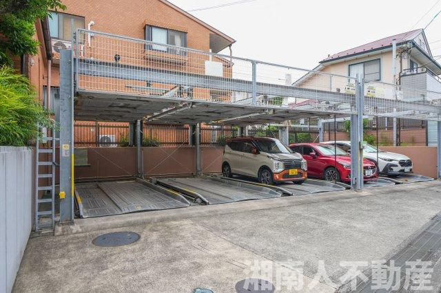 ライオンズテラス鵠沼の駐車場|駐車場に車を止められます