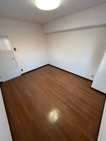 アーバンコモード新長田の洋室