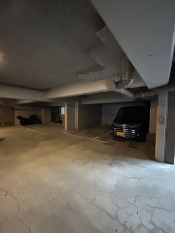 アーバンコモード新長田の駐車場