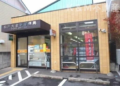 レッド　グリール本土寺前のエントランス|建物の内部です