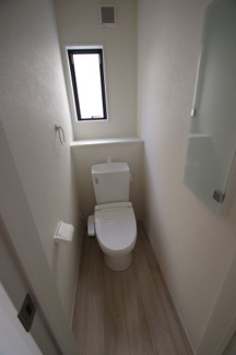 【トイレ】 | 【仲介手数料無料！！】川崎市麻生区王禅寺東6丁目　新築戸建て（全3棟）1号棟　5199万円