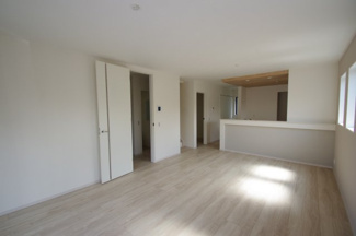 【居間・リビング】 | 【仲介手数料無料！！】川崎市麻生区王禅寺東6丁目　新築戸建て（全3棟）1号棟　5199万円