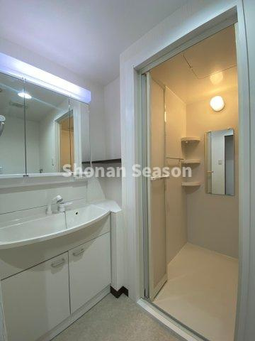 【独立洗面台】 | シャワータイプでお掃除楽々◎独立洗面台をご用意しました♪