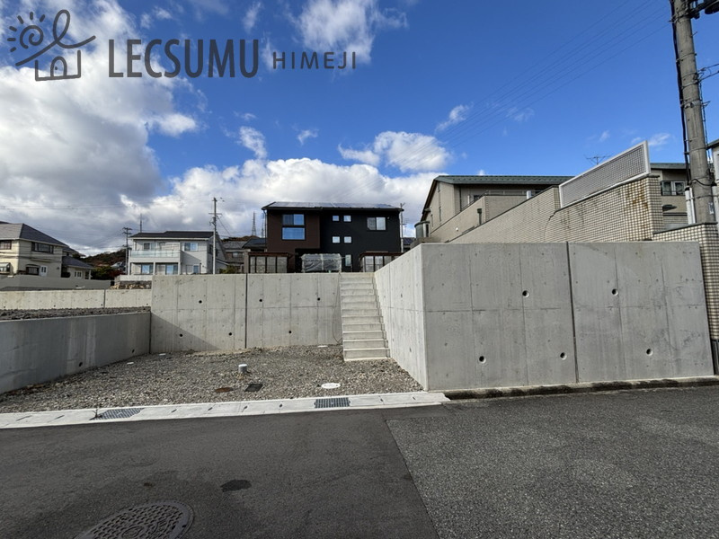 姫路市第２八緑ヶ丘町新築戸建住宅/売土地の前面道路含む現地写真