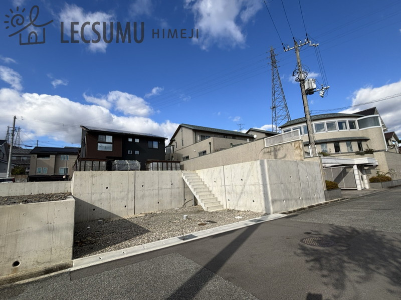 姫路市第２八緑ヶ丘町新築戸建住宅/売土地の前面道路含む現地写真