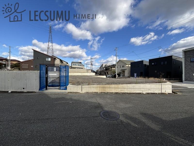 姫路市第２八緑ヶ丘町新築戸建住宅/売土地の前面道路含む現地写真