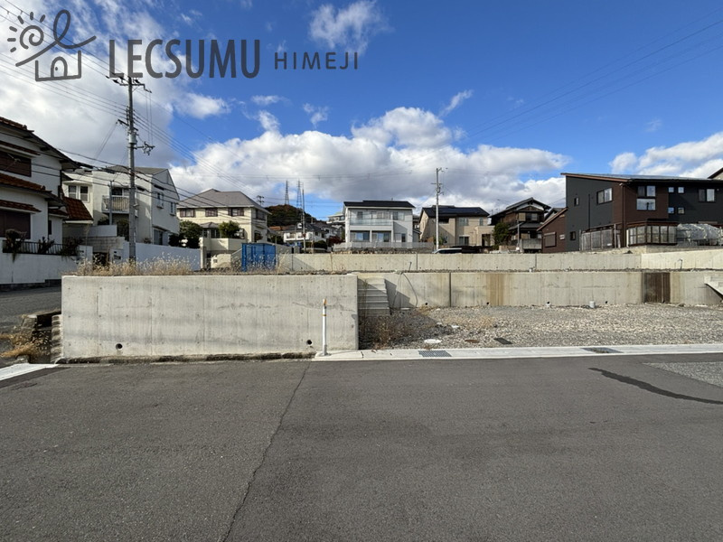 姫路市第２八緑ヶ丘町新築戸建住宅/売土地の前面道路含む現地写真