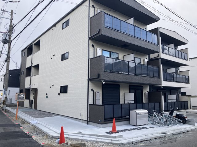 D porta Pluto(近畿大学一人暮らし)の外観