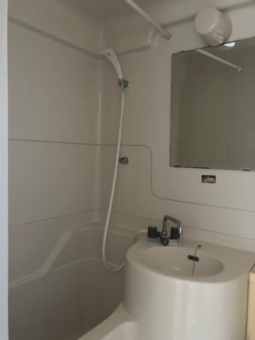 シェ・ガロンヌAの浴室