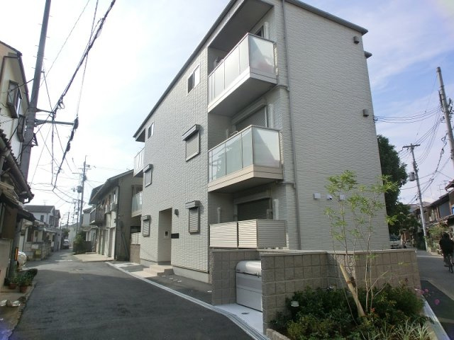 シャーメゾンセレナヴィラ小阪Ｓの外観