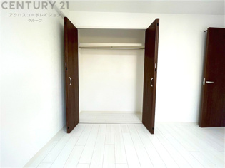 衣類やアクセサリー、小物類の収納が便利で整理整頓がしやすく、部屋の美観を保ちつつ、スペースを最大限に活用できます。衣服のしわやダメージを防ぎ、長持ちさせることができます。