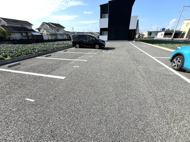 プレベールⅣの駐車場