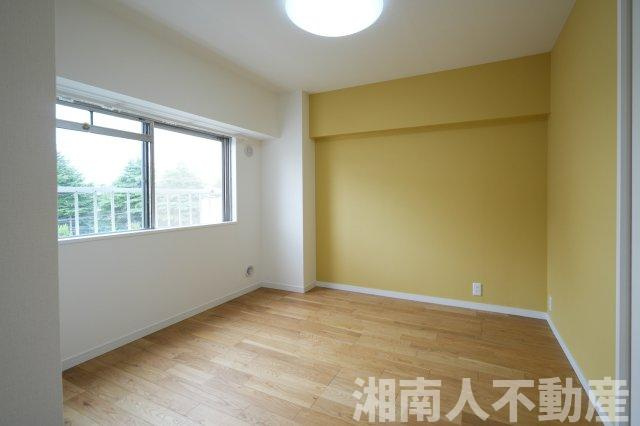 藤沢キャッスルの洋室|落ち着いた色調の洋室です