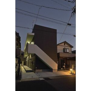 名古屋市守山区大永寺町のアパートのエントランス