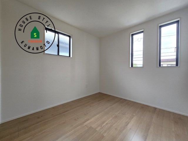 菊池郡菊陽町馬場楠第1-2棟（2号棟）　の内観：施工例|穏やかな光が差し込む室内には、穏やかな時間が流れます。