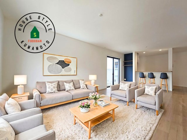 菊池郡菊陽町馬場楠第1-2棟（2号棟）　の内観：施工例|キッチンからリビングをしっかり確認できます。家族の笑顔があふれる空間になりそうですね。※家具はCGを合成したものです。