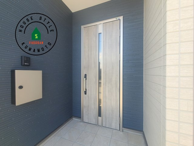 菊池郡菊陽町馬場楠第1-2棟（2号棟）　の外観：施工例|おでかけの時も帰った時も、「我が家」を最初に感じでもらえる素敵な空間に。