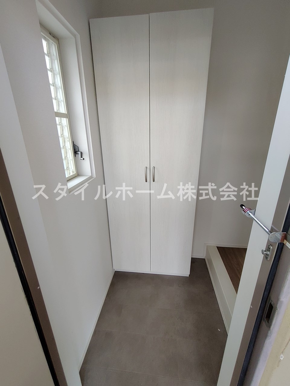 東光ハイツの玄関