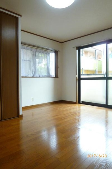 コージーコーナー223の居間・リビング|居間です