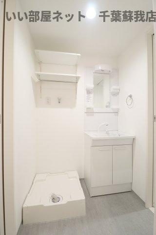 グランメゾン本千葉の洗面所|広い洗面スペース