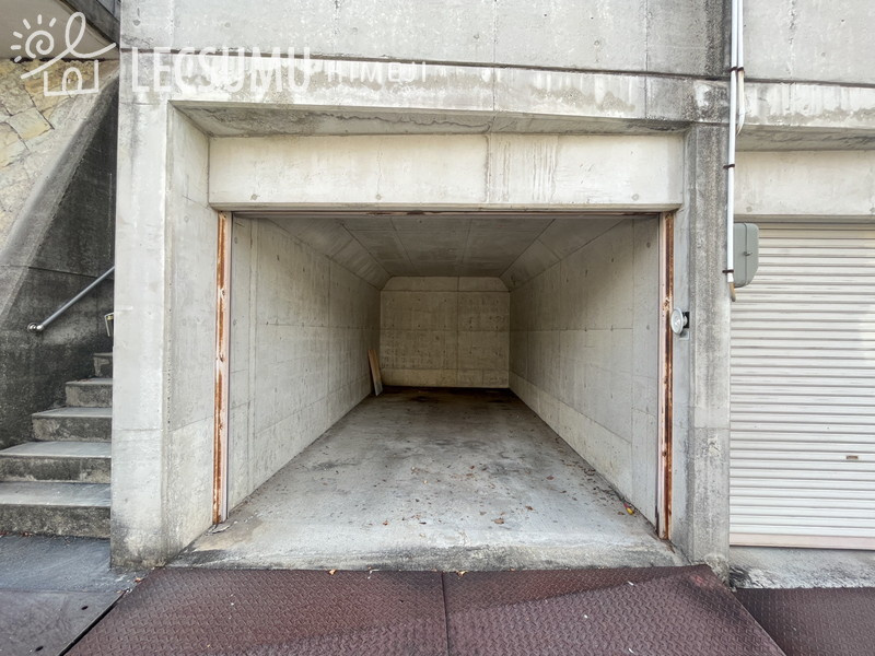 姫路市青山西４丁目/中古戸建の駐車場