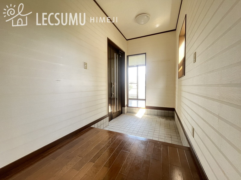 姫路市青山西４丁目/中古戸建の玄関