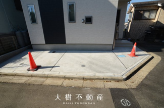 【駐車場】