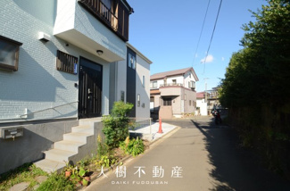 【前面道路含む現地写真】