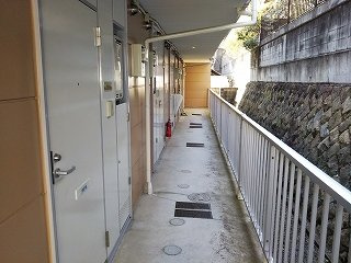 レオパレスレインボーの玄関