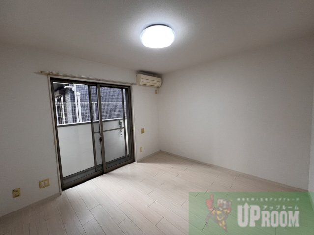 クレフラスト鳥神町の居間・リビング