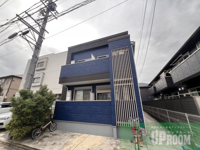 クレフラスト鳥神町の外観